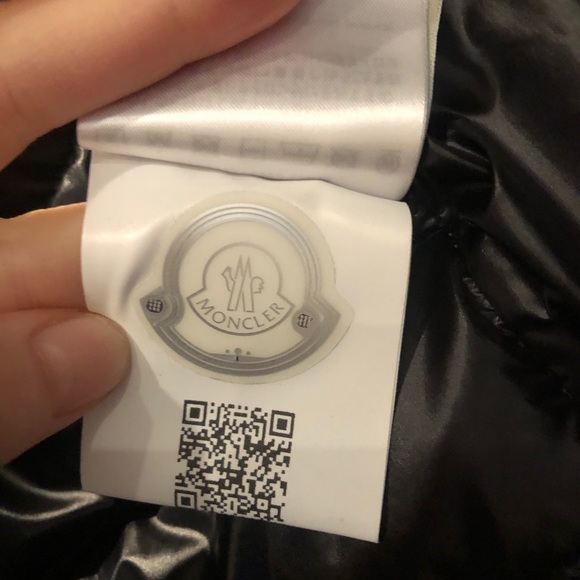 Moncler Puffer Jacket - Picture 7 of 11